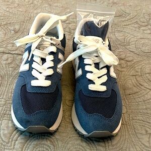 New Balance 574 B WOMENS 8W MENS 6.5M